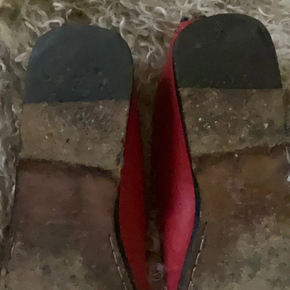 “TOD’S” GOMMINO Red Leather Slip On Driving Style Studded Detail Loafer. - Picture 15 of 16